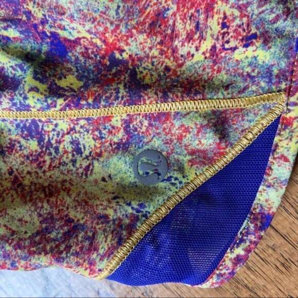 Lululemon Seawheeze 2019 Hotty Hot short size 4 - Picture 7 of 8